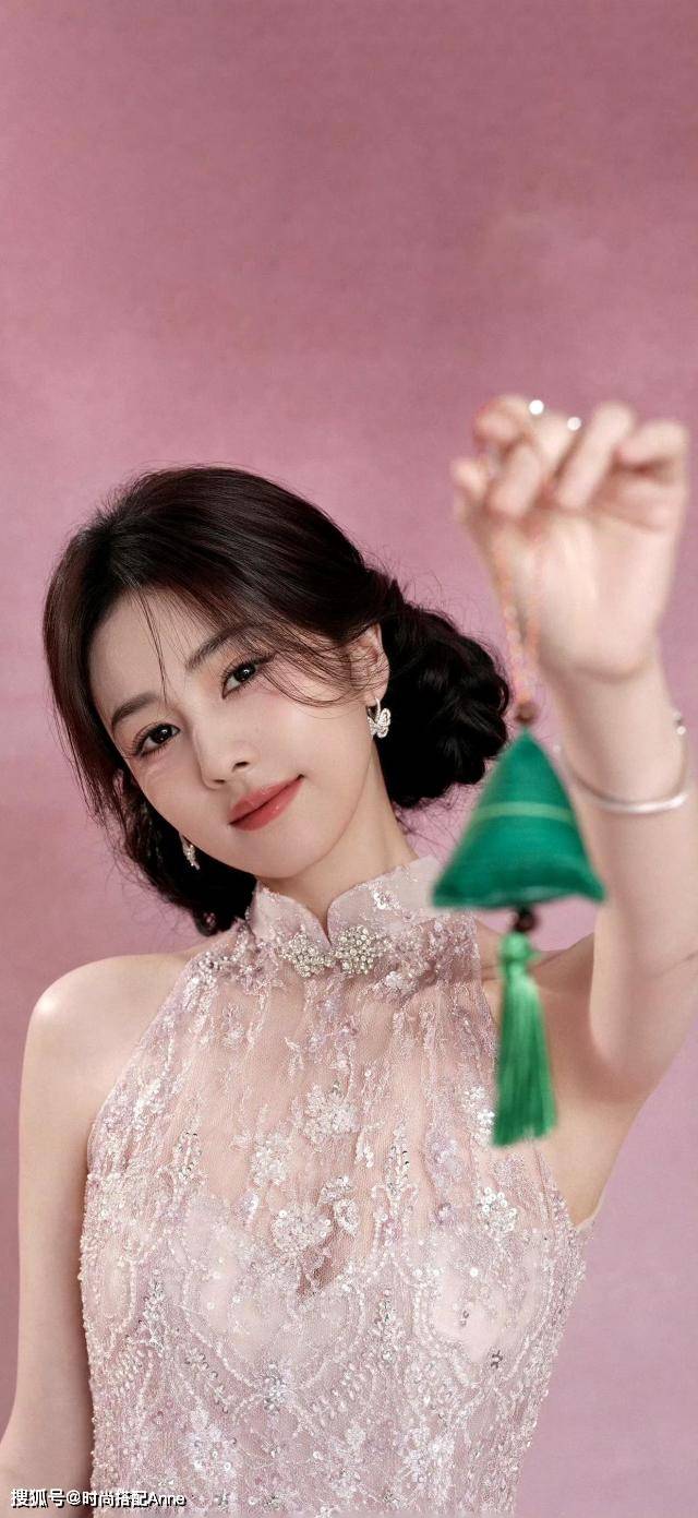 尚写真粉色蕾丝旗袍优雅迷人开元棋牌app
