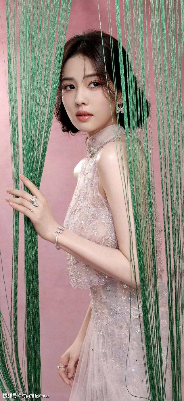 尚写真粉色蕾丝旗袍优雅迷人开元棋牌app白鹿端午节时(图7)