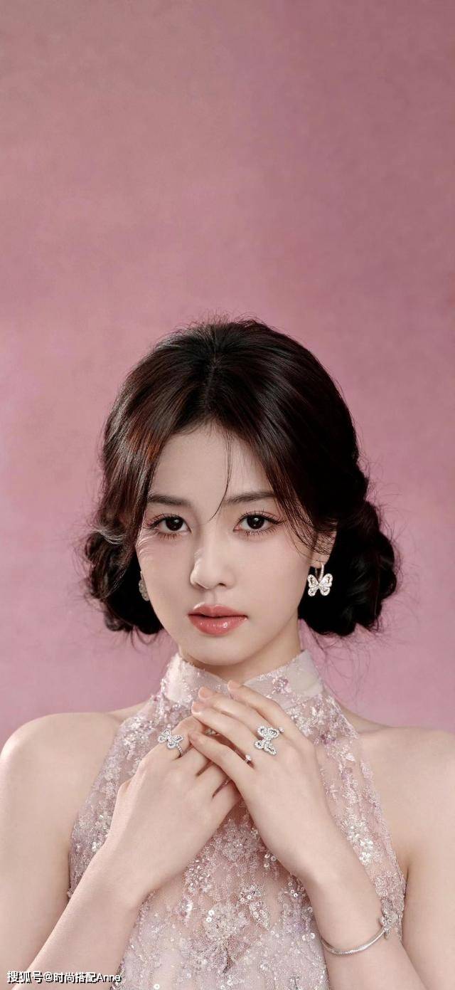 尚写真粉色蕾丝旗袍优雅迷人开元棋牌app白鹿端午节时(图10)