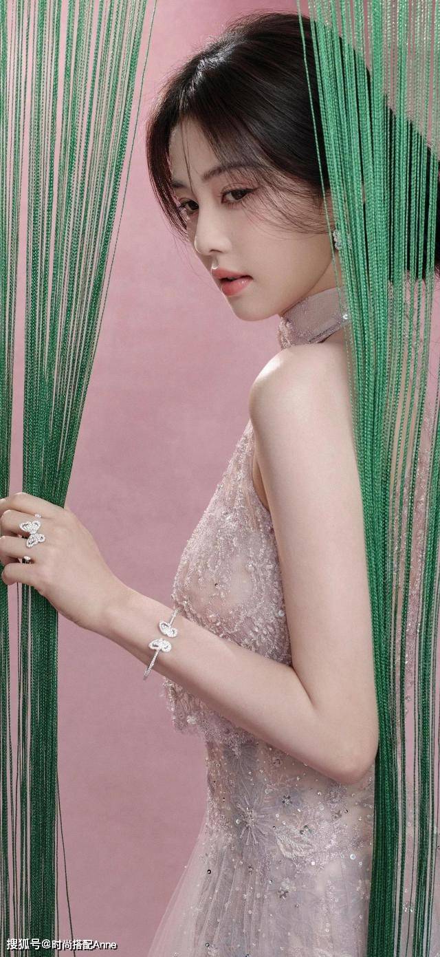 尚写真粉色蕾丝旗袍优雅迷人开元棋牌app白鹿端午节时(图12)
