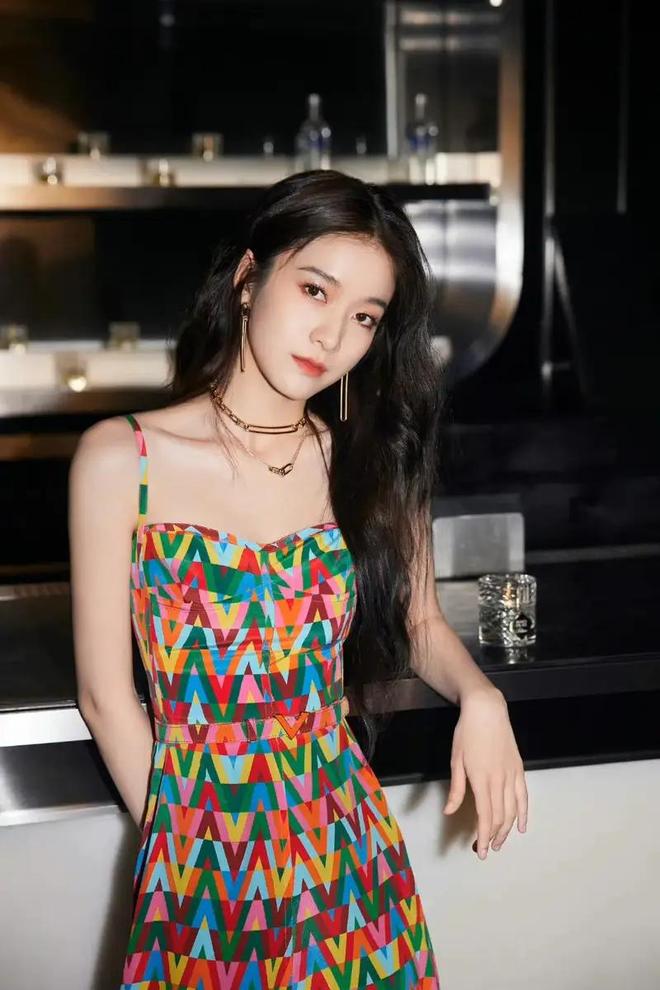 从深海精灵到复古女郎的完美蜕变开元棋牌张
