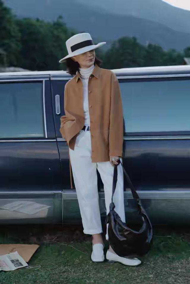 衣搭配阔腿裤和牛仔裤就能搭配高级感开元棋牌网站秋冬季就该这么打扮：毛(图12)