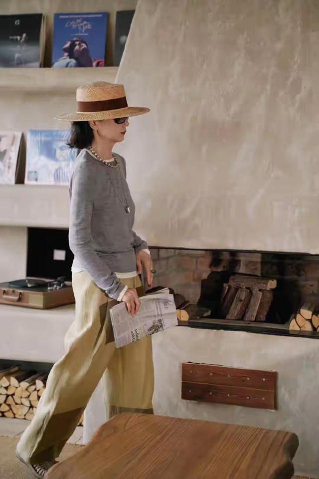 衣搭配阔腿裤和牛仔裤就能搭配高级感开元棋牌网站秋冬季就该这么打扮：毛(图15)