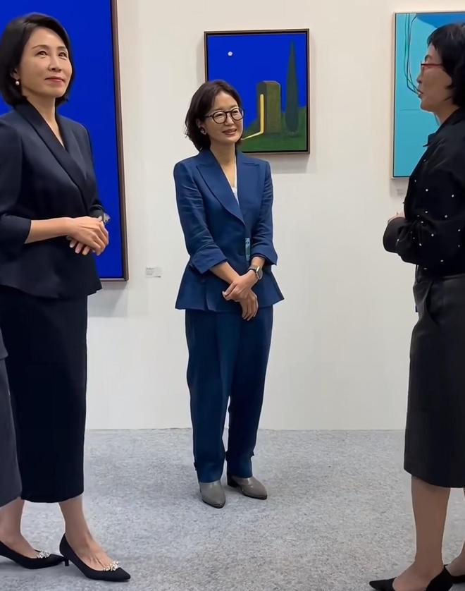 看呆工作人员温柔夫人又美又贤惠开元棋牌韩国帮李在明整理发型(图3)